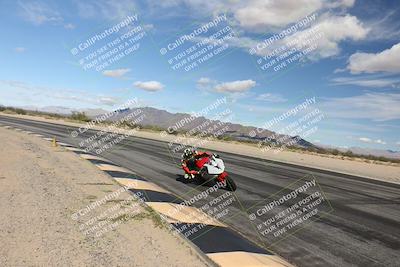 media/Nov-16-2025-Race Pace (Sun) [[8c5fa54630]]/Non Verified Riders (1st 20 Minutes)/3-Turn 3 Inside (11am)/